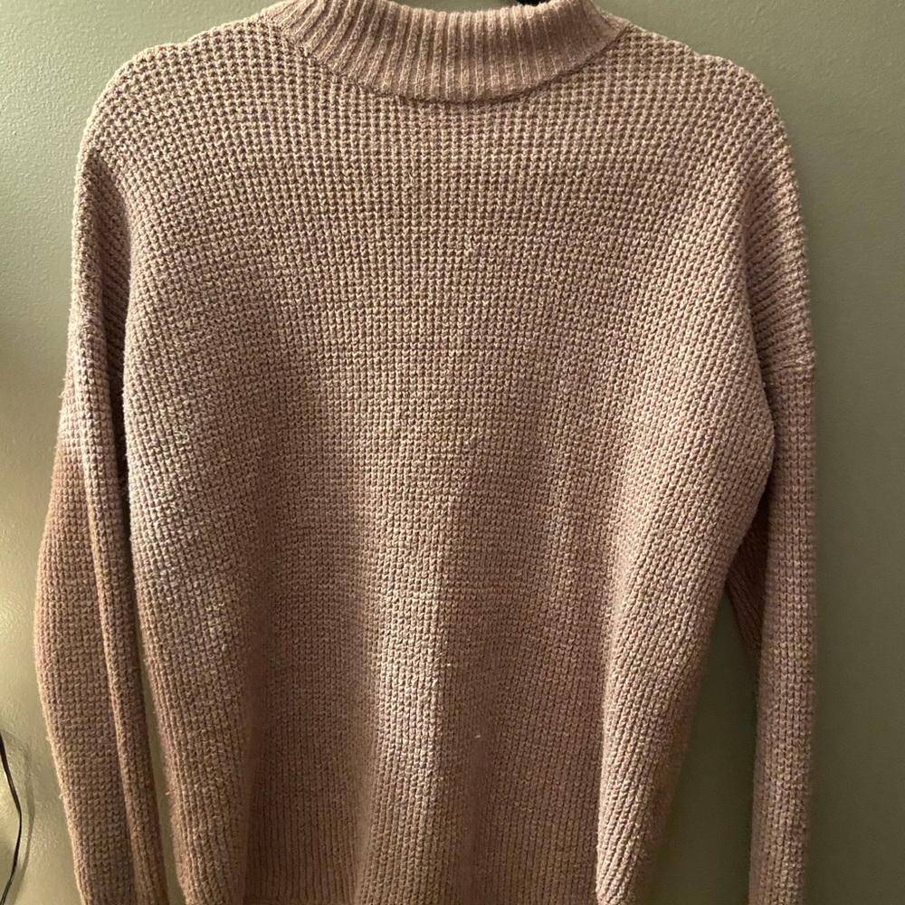 American Eagle Sweater!